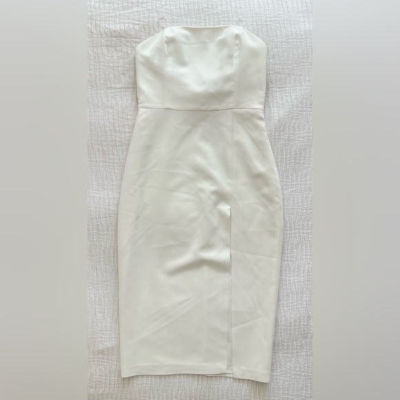 Amanda Uprichard | - Picture 3 of 4